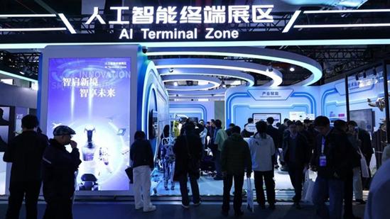  数字影像创业者：避开通用模型的“陷阱”，构建垂直领域的AI护城河 IT技术 数字影像创业者：避开通用模型的“陷阱”，构建垂直领域的AI护城河 IT技术