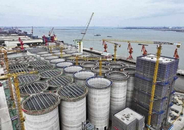  【深度拆解】从80万亿到高质量发展：服务业跃迁背后的四大驱动力 新闻