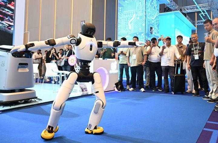  【深度拆解】从80万亿到高质量发展：服务业跃迁背后的四大驱动力 新闻