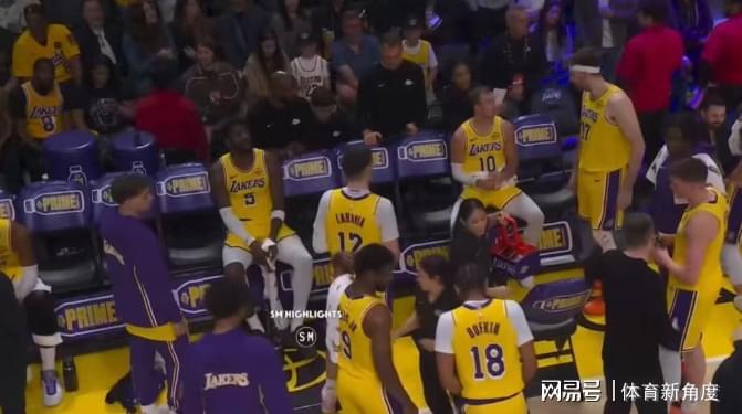  深度拆解｜残阵湖人的战术实验：从数据迷雾中寻找建队逻辑 体育新闻